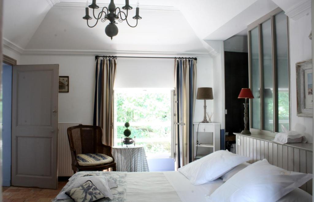 Bed and Breakfast Chateau De L'Oiseliniere Gorges  Zimmer foto